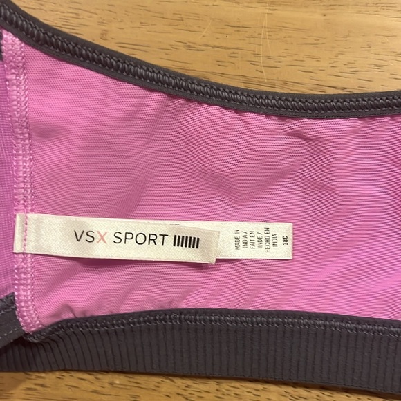 VSX Sport 38C sports bra - Picture 5 of 6